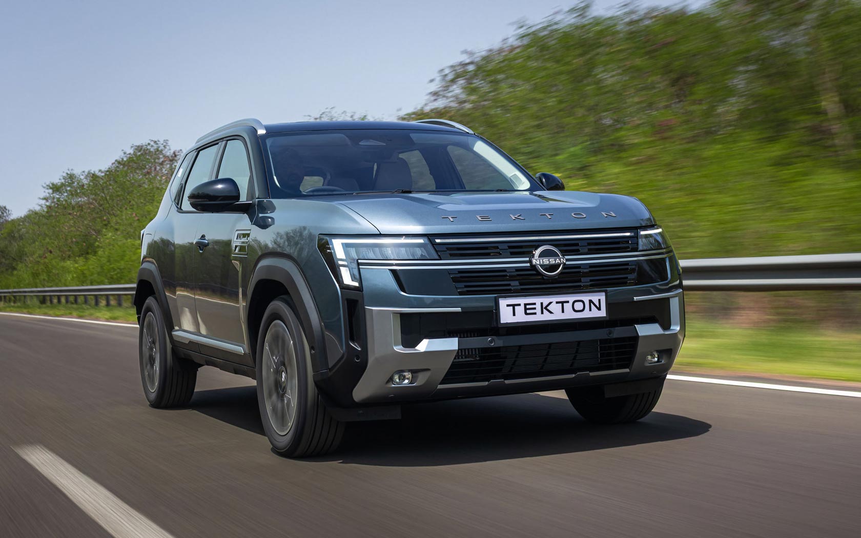 ���� Nissan Tekton 
