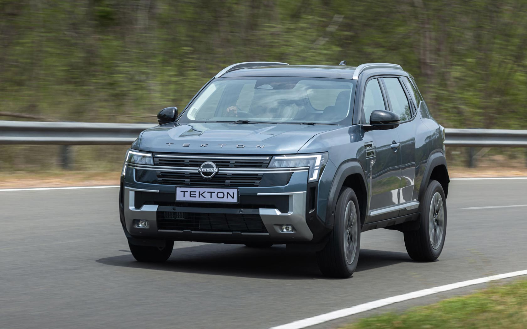 ���� Nissan Tekton 