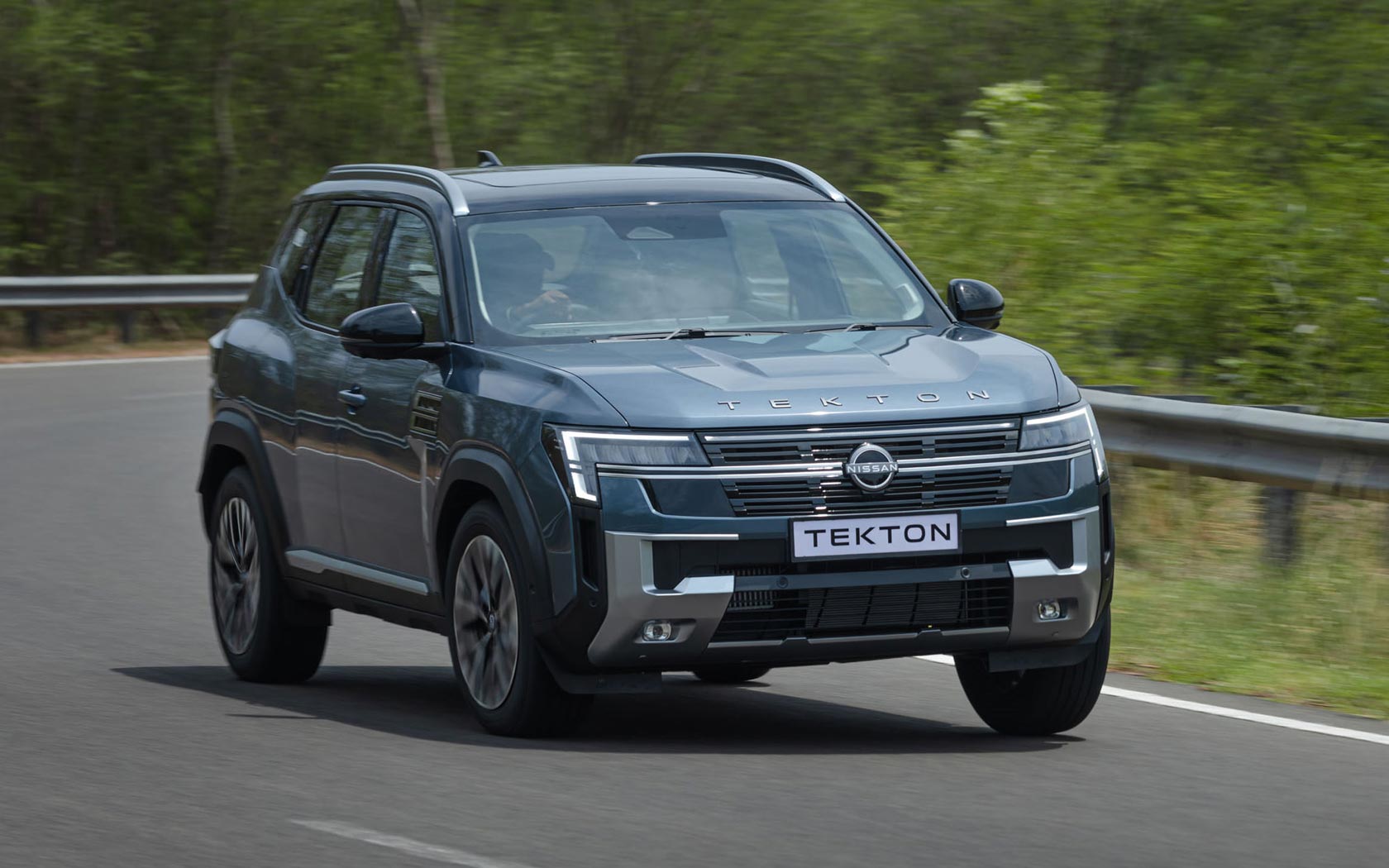 ���� Nissan Tekton 