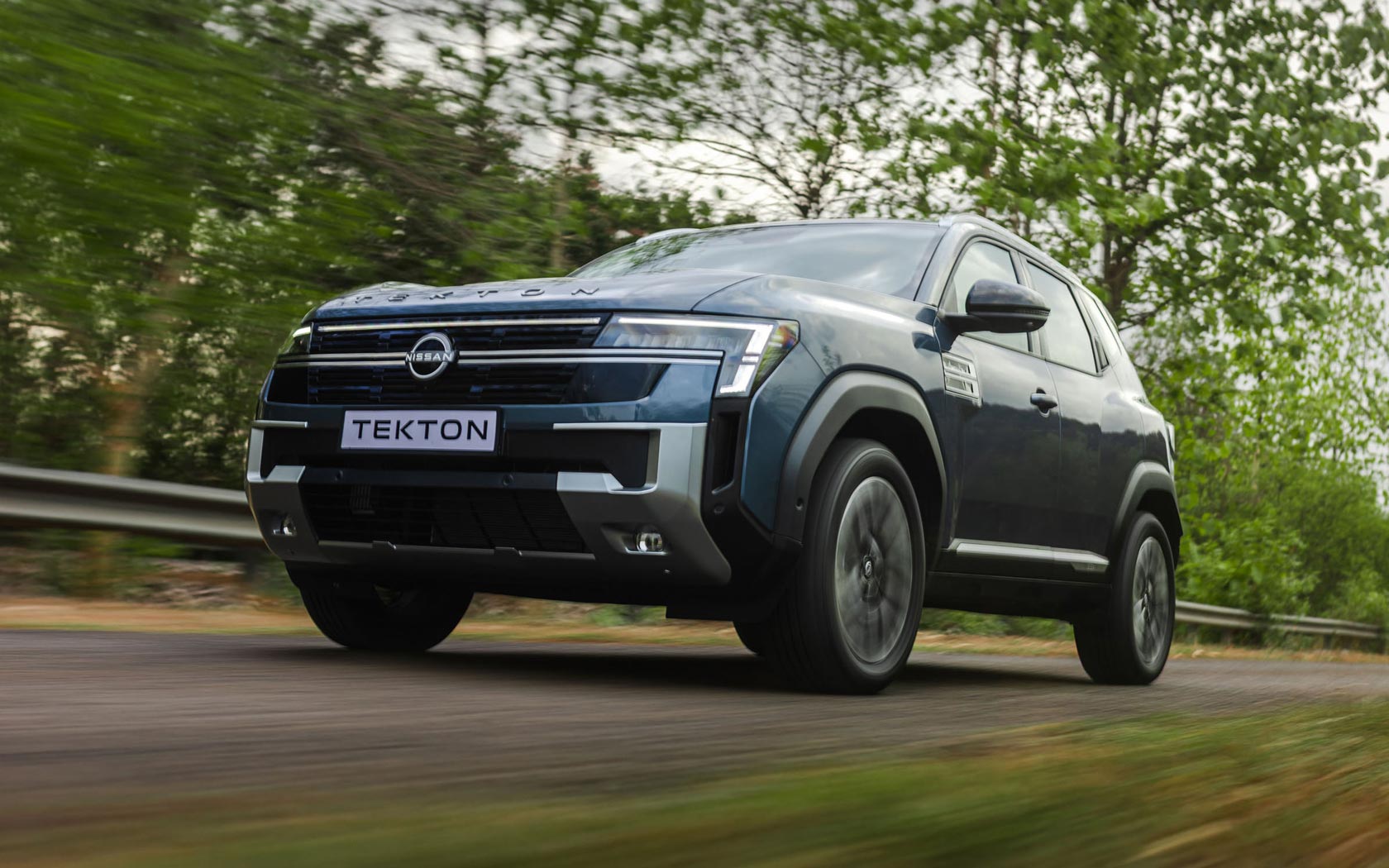 ���� Nissan Tekton 