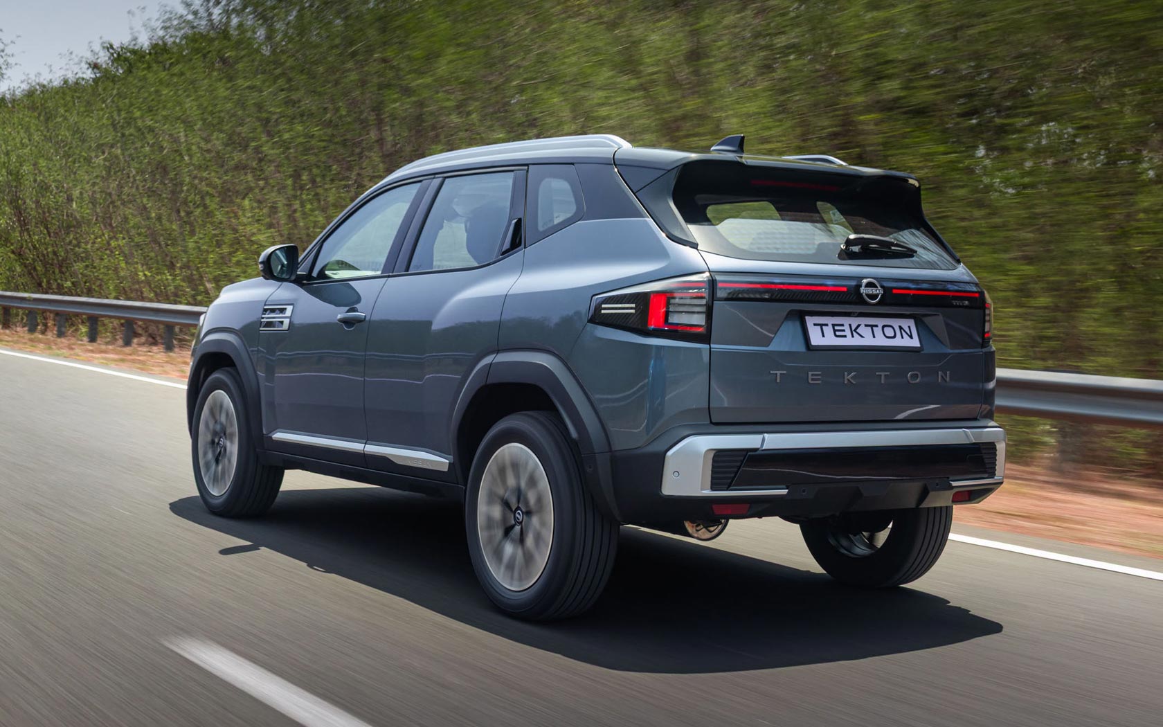 ���� Nissan Tekton 