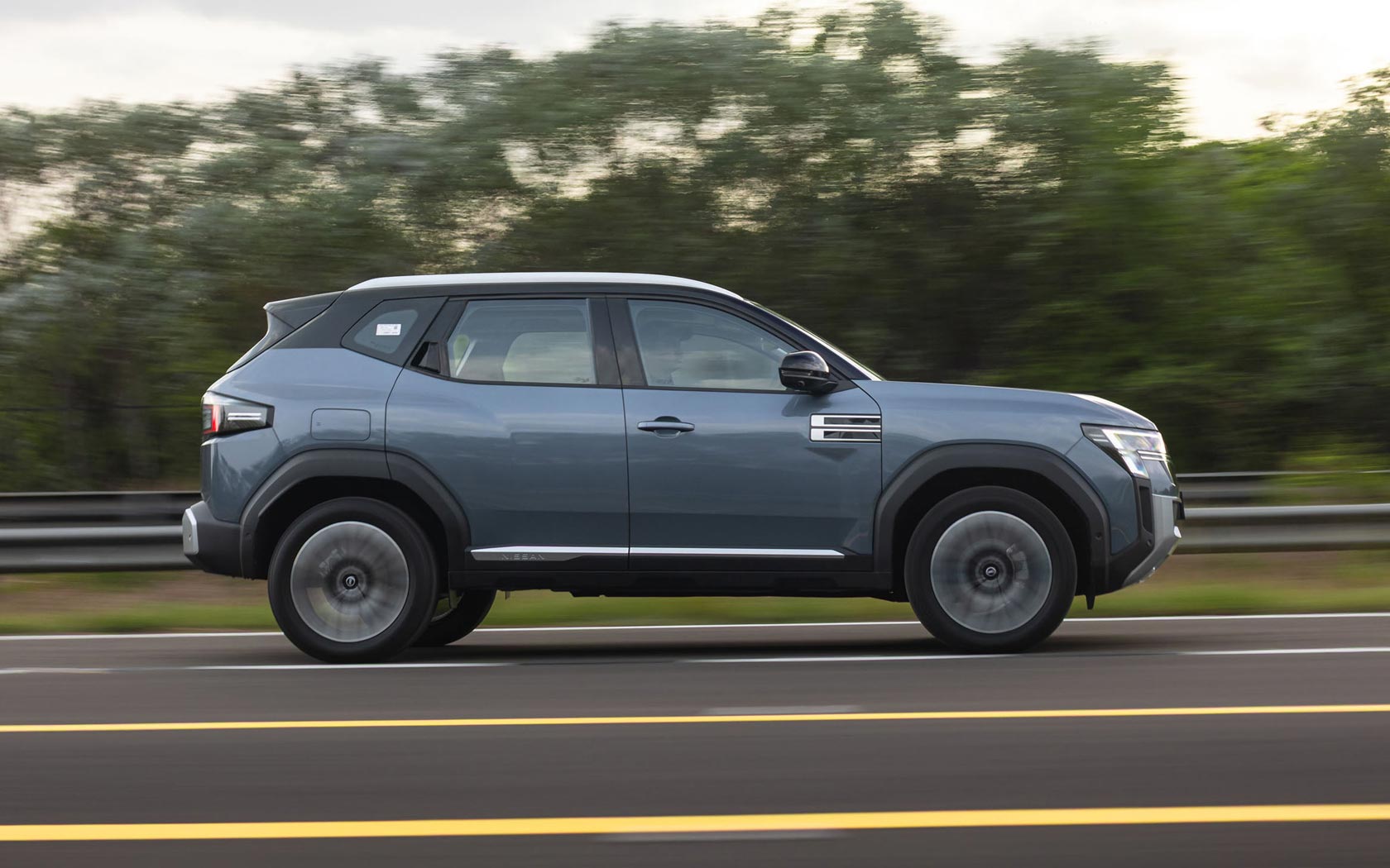 ���� Nissan Tekton 