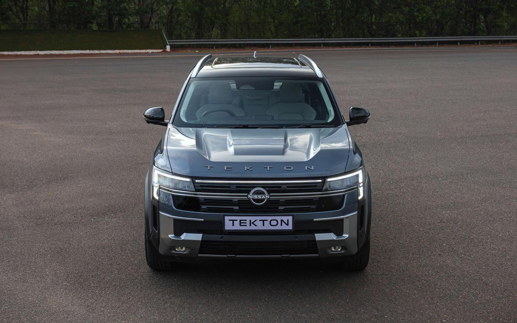 ���� Nissan Tekton 