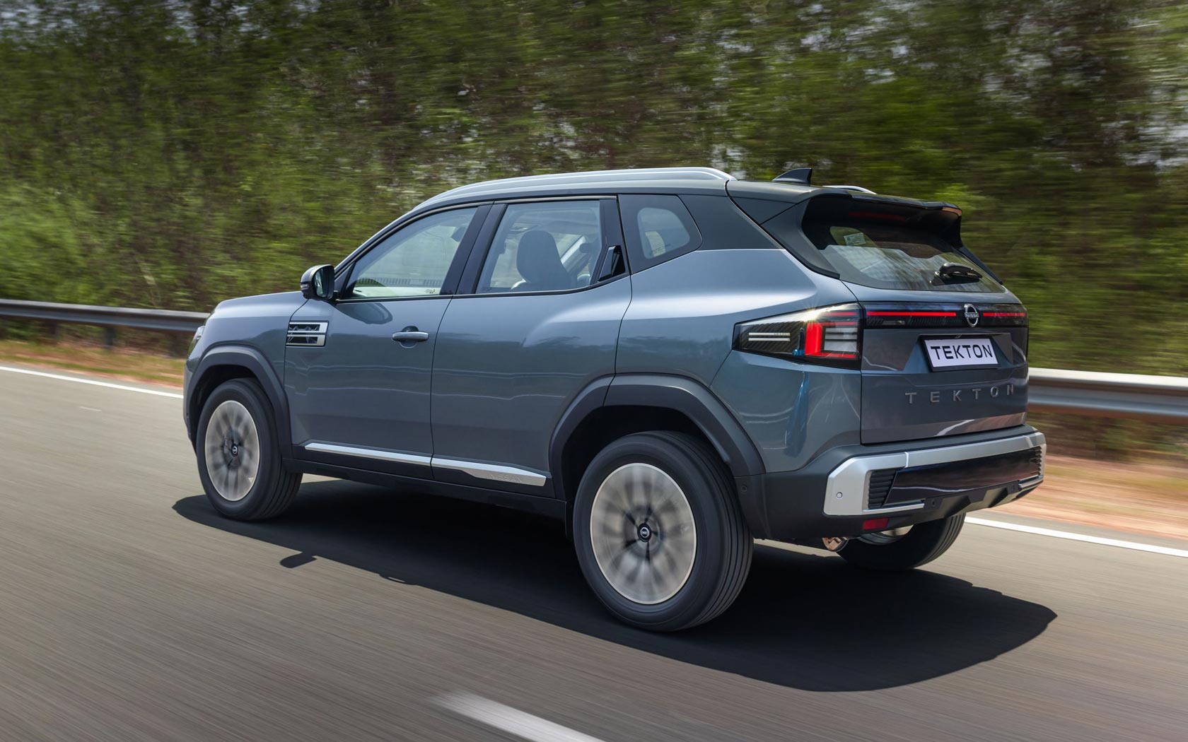 ���� Nissan Tekton 