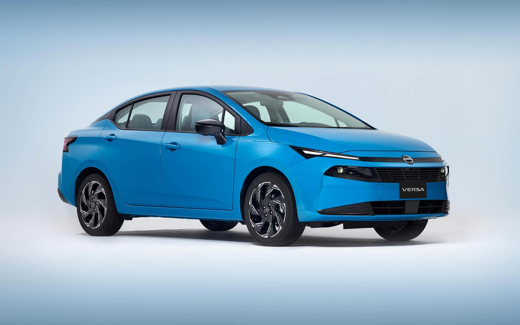 ���� Nissan Versa 