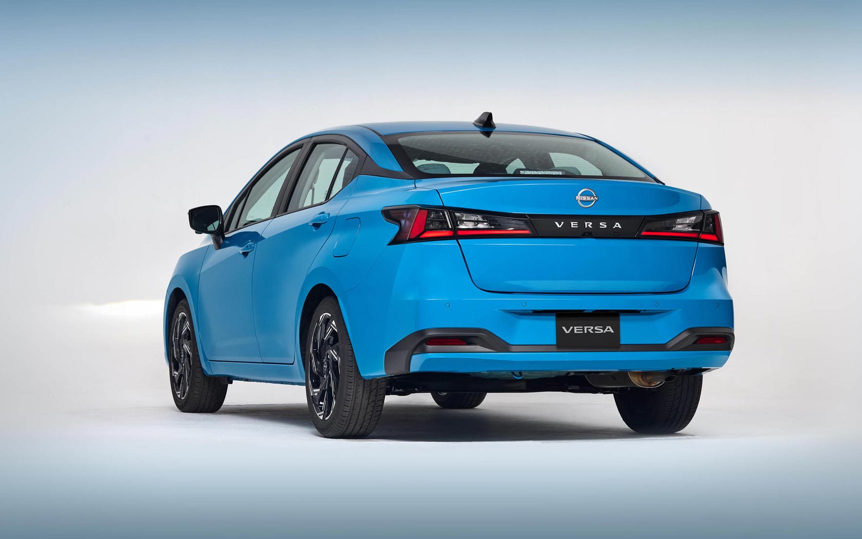 ���� Nissan Versa 