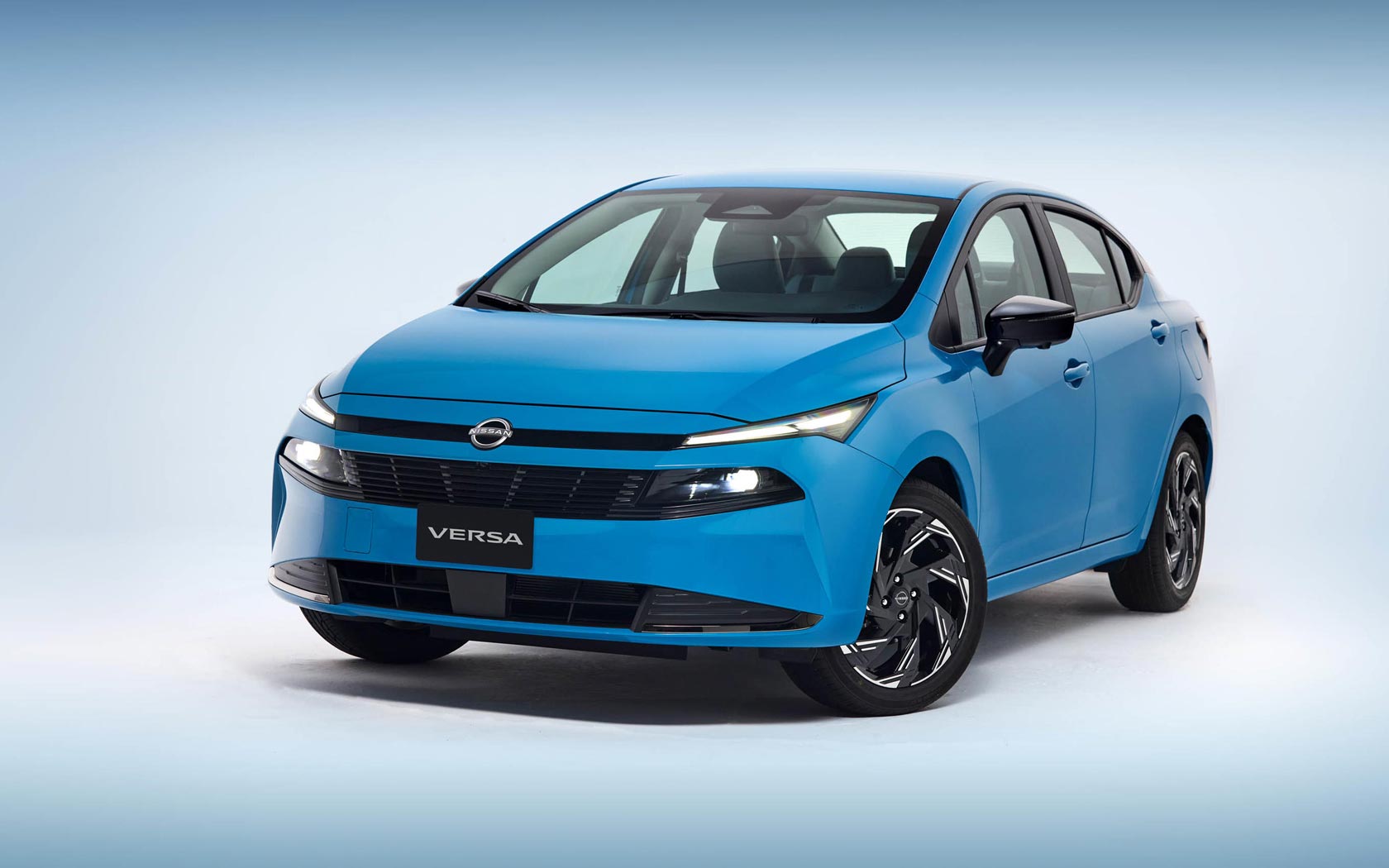 ���� Nissan Versa 