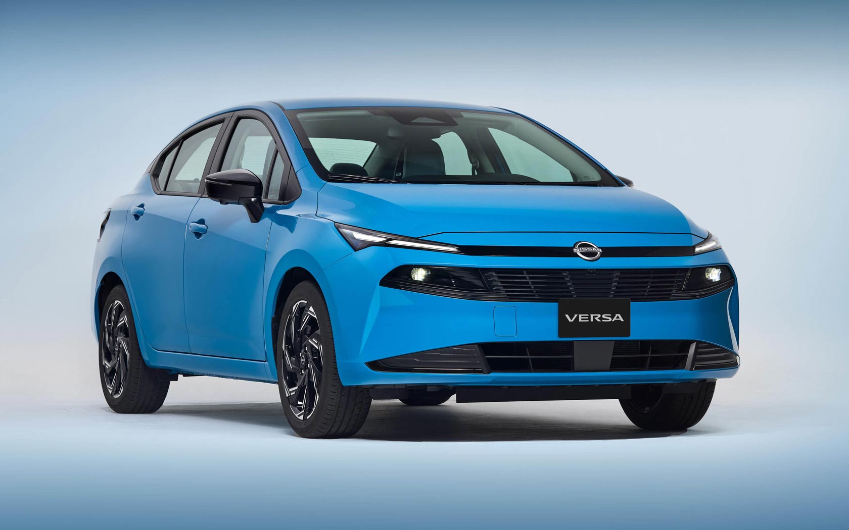 ���� Nissan Versa 