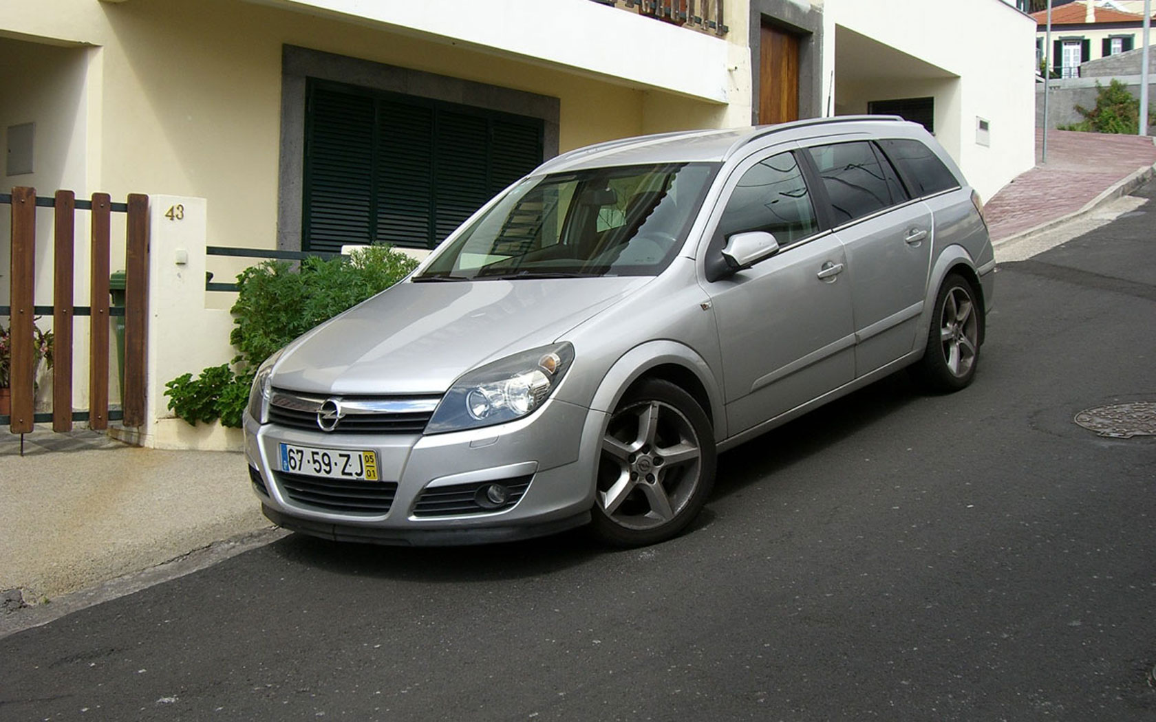  Opel Astra Caravan (2005-2015)