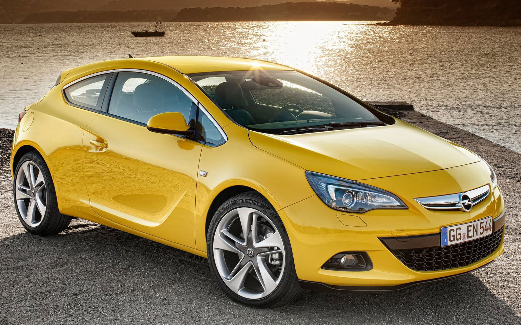 Opel astra gtc windshield