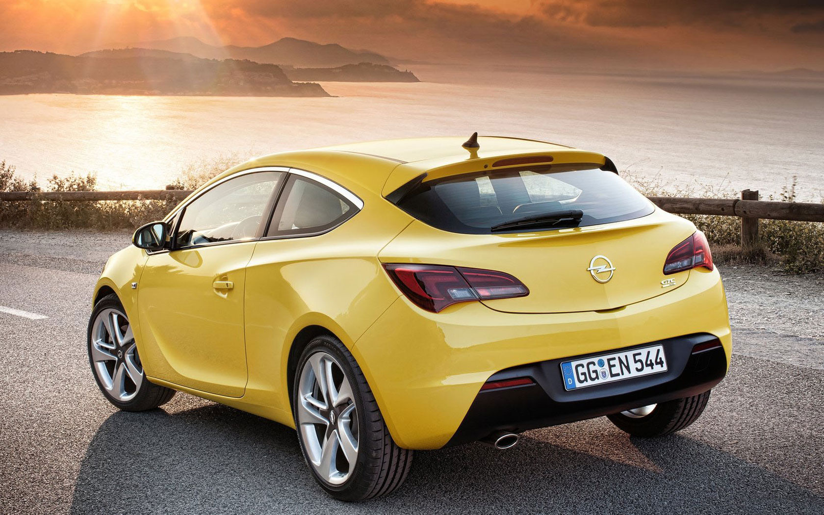  Opel Astra GTC 