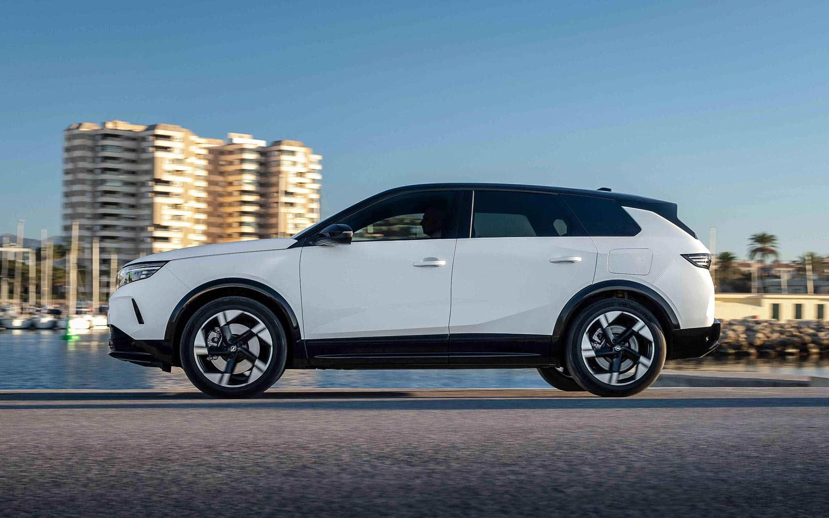  Opel Grandland 