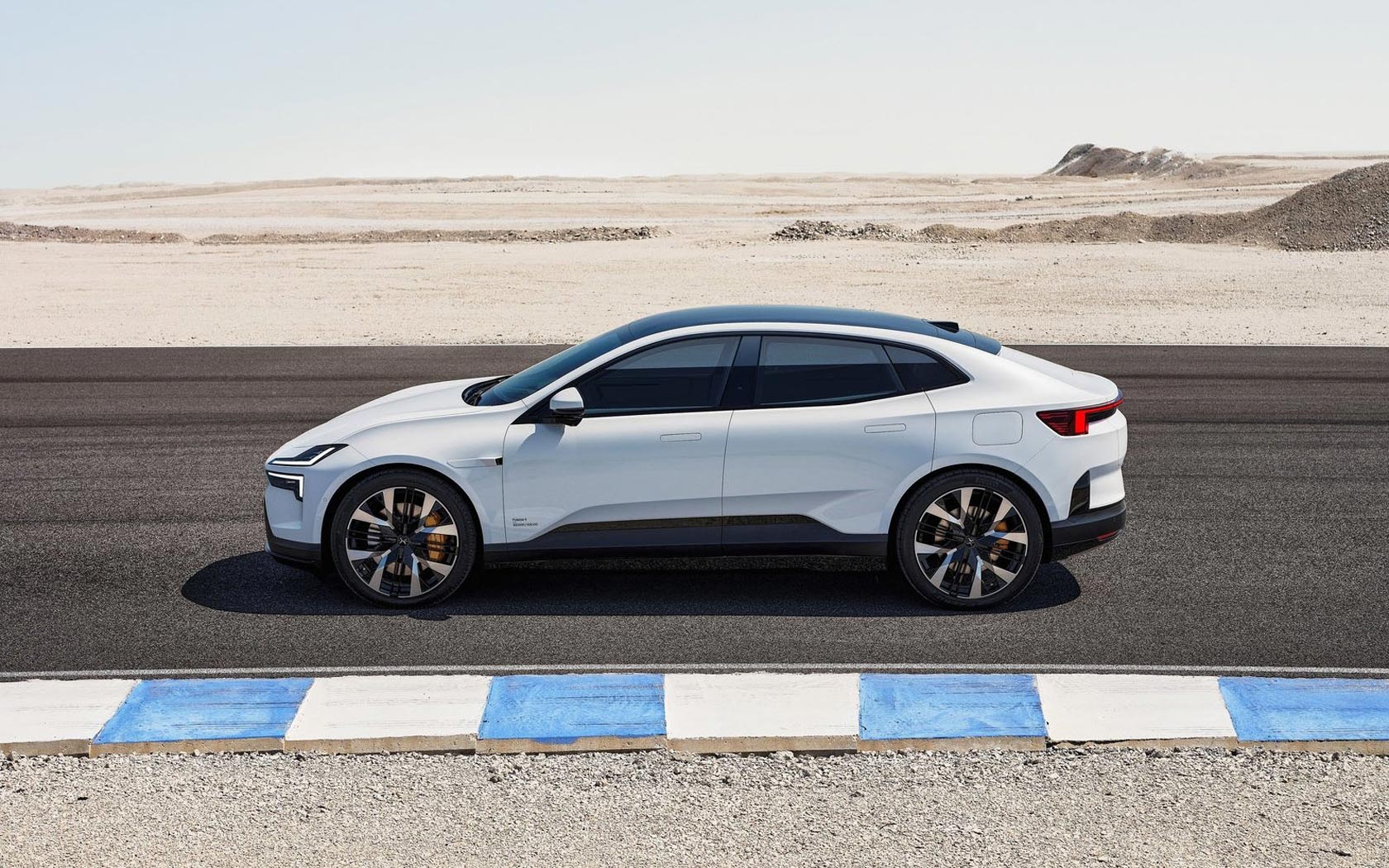  Polestar 4 