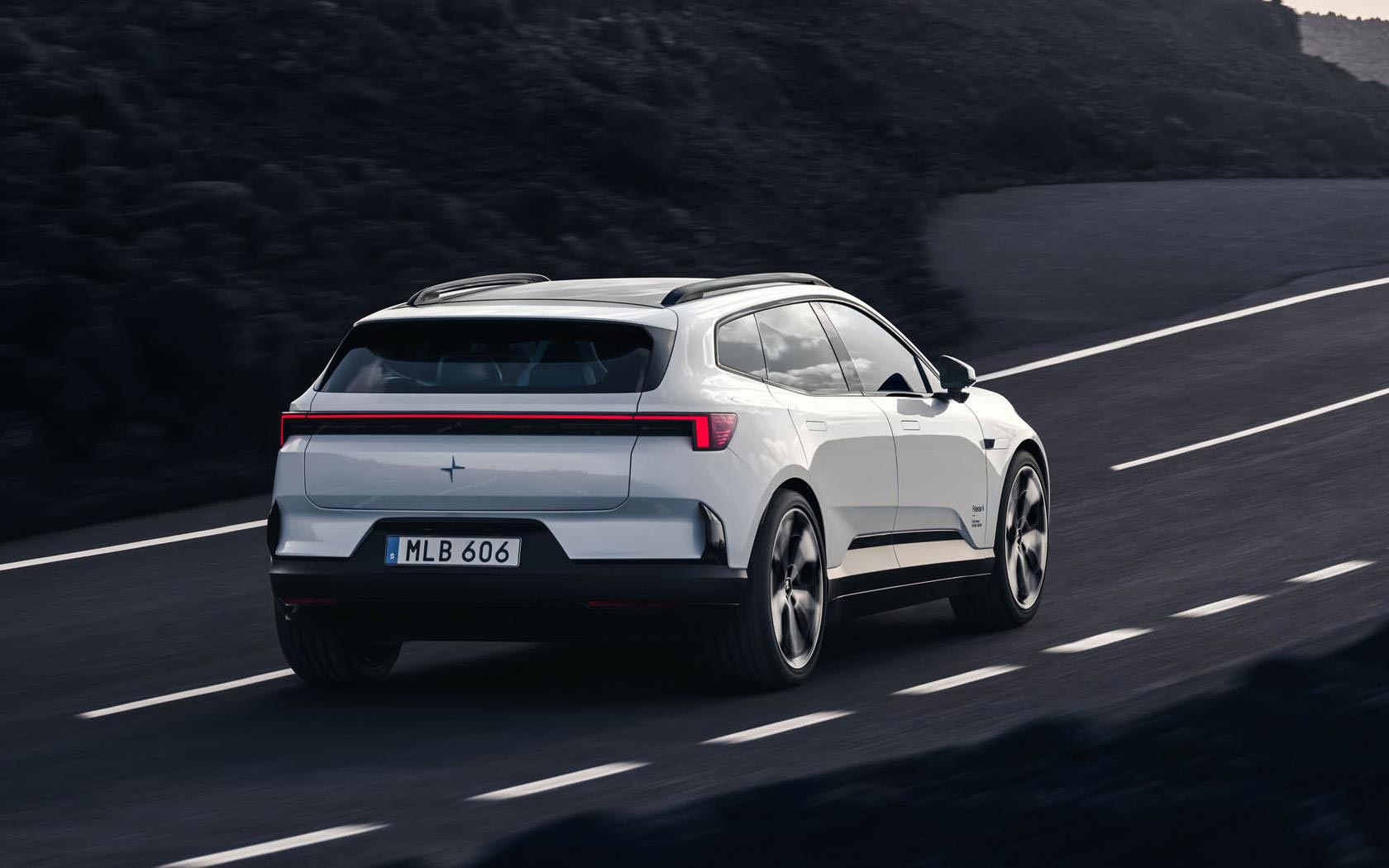 ���� Polestar 4 SUV 
