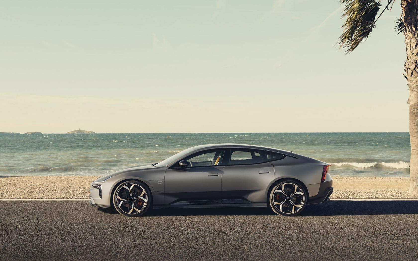  Polestar 5 