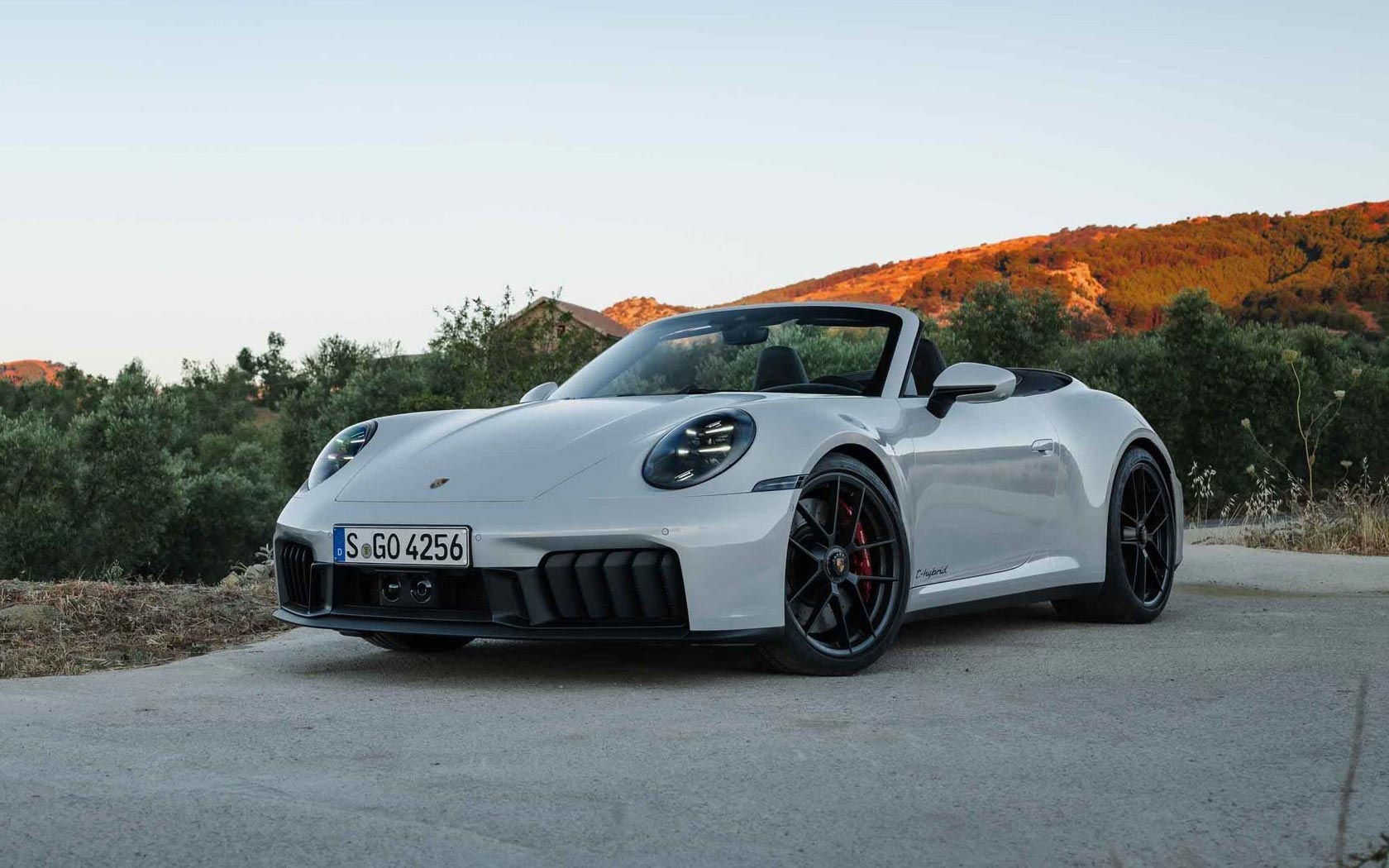  Porsche 911 GTS Cabrio 