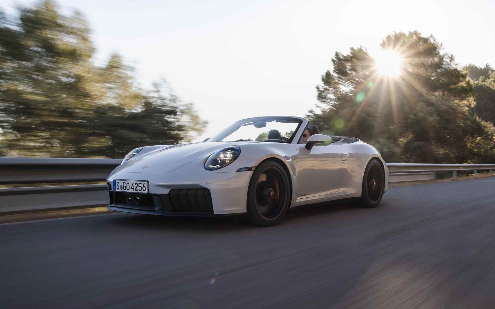  Porsche 911 GTS Cabrio 