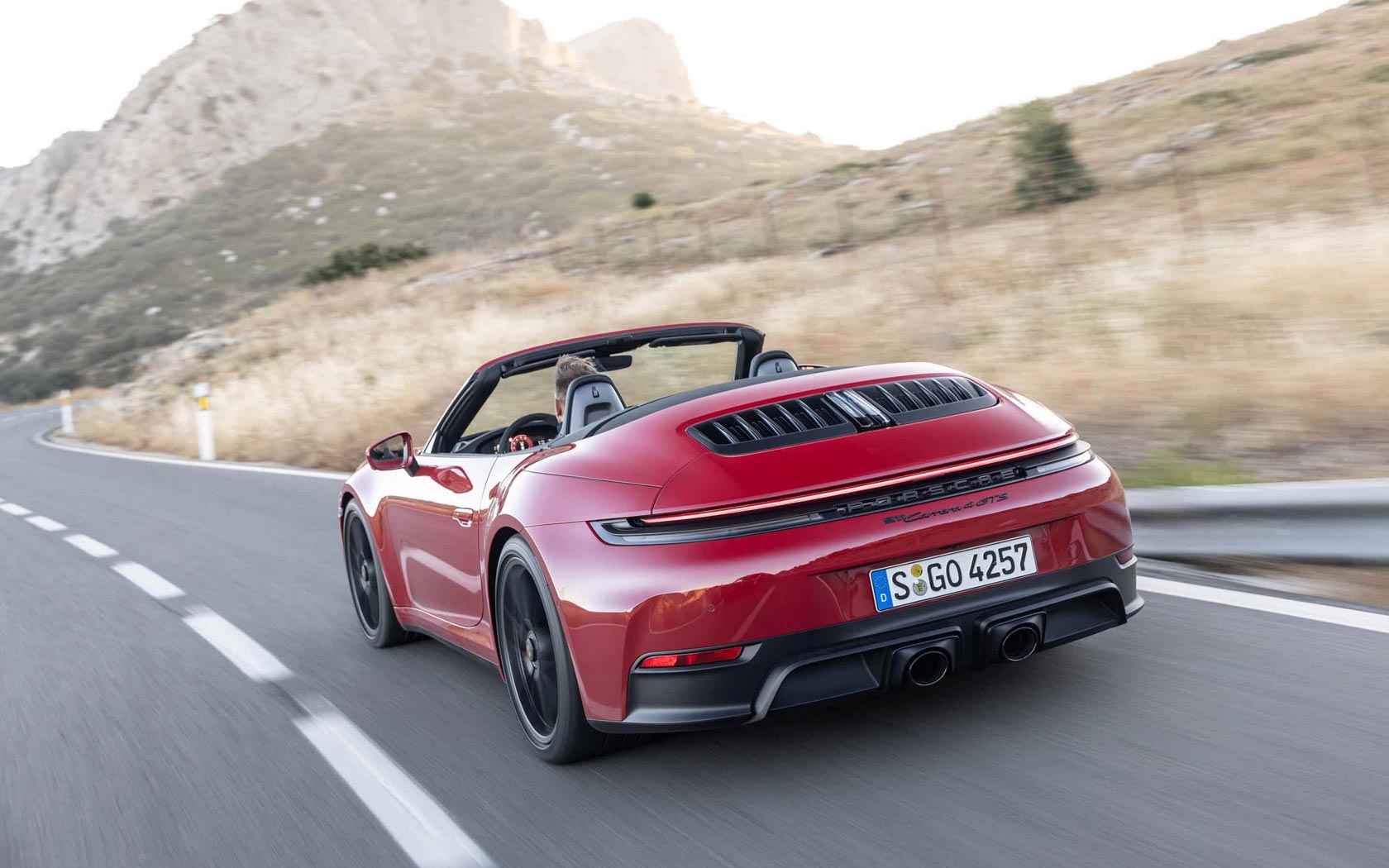  Porsche 911 GTS Cabrio 