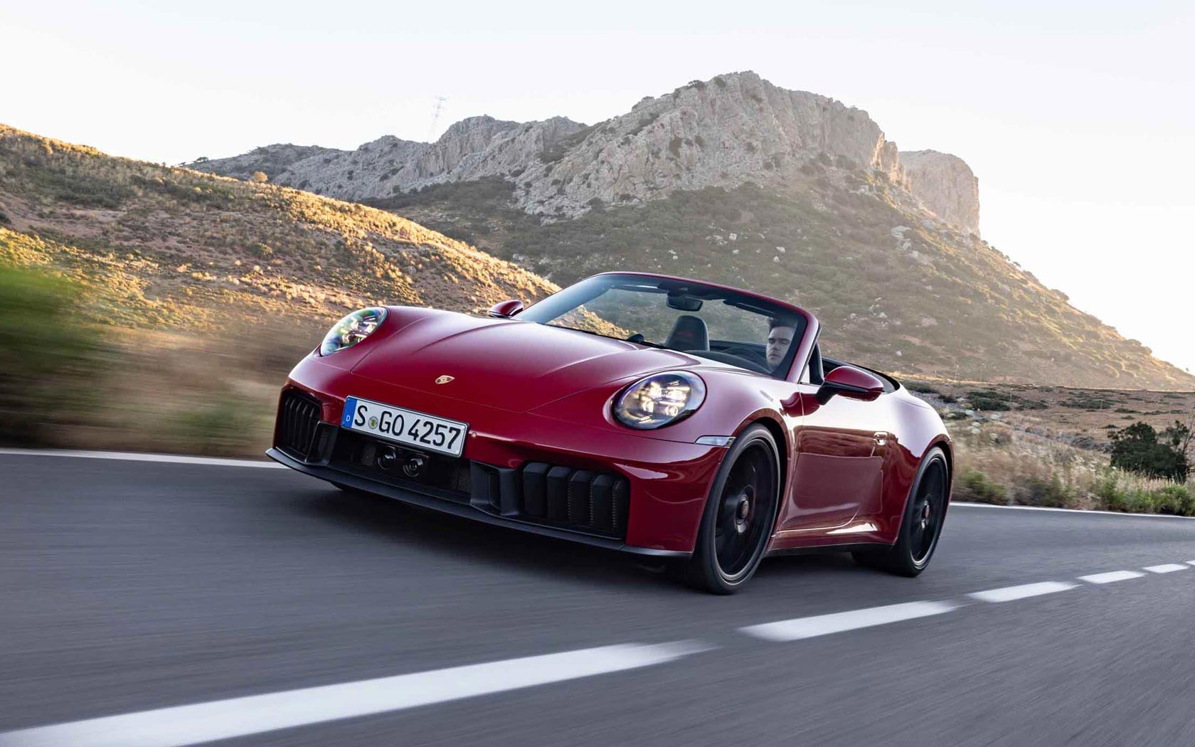  Porsche 911 GTS Cabrio 