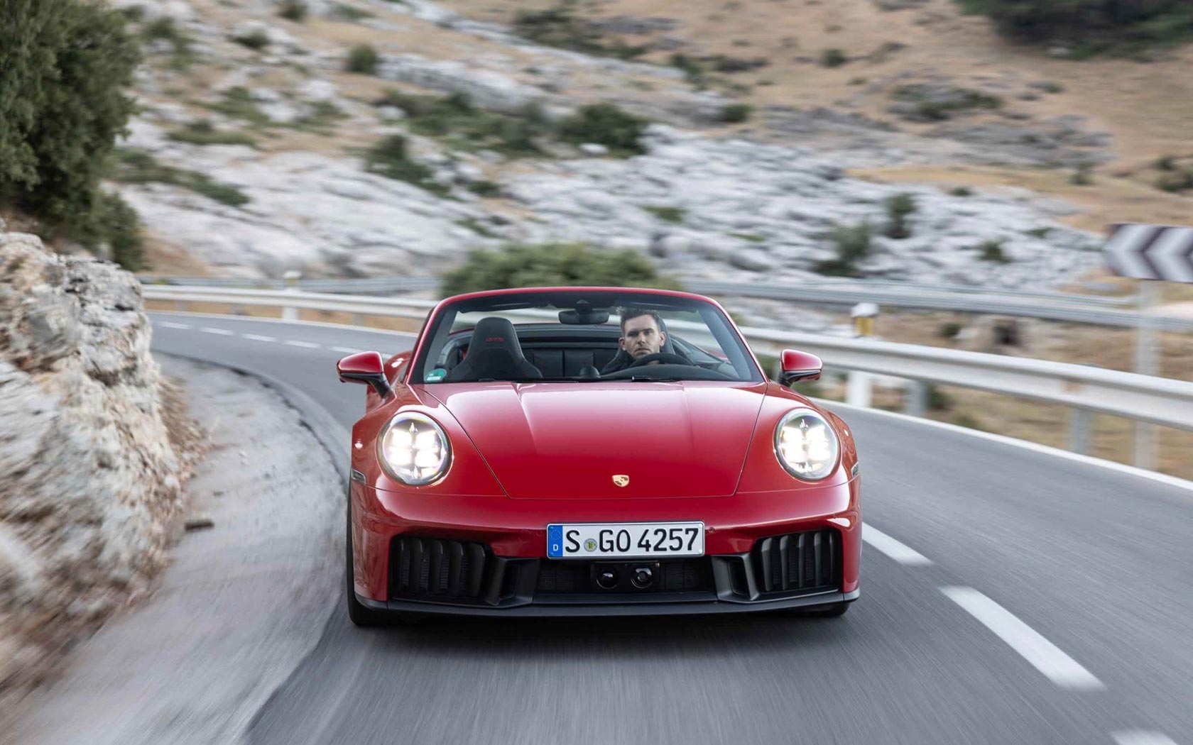  Porsche 911 GTS Cabrio 