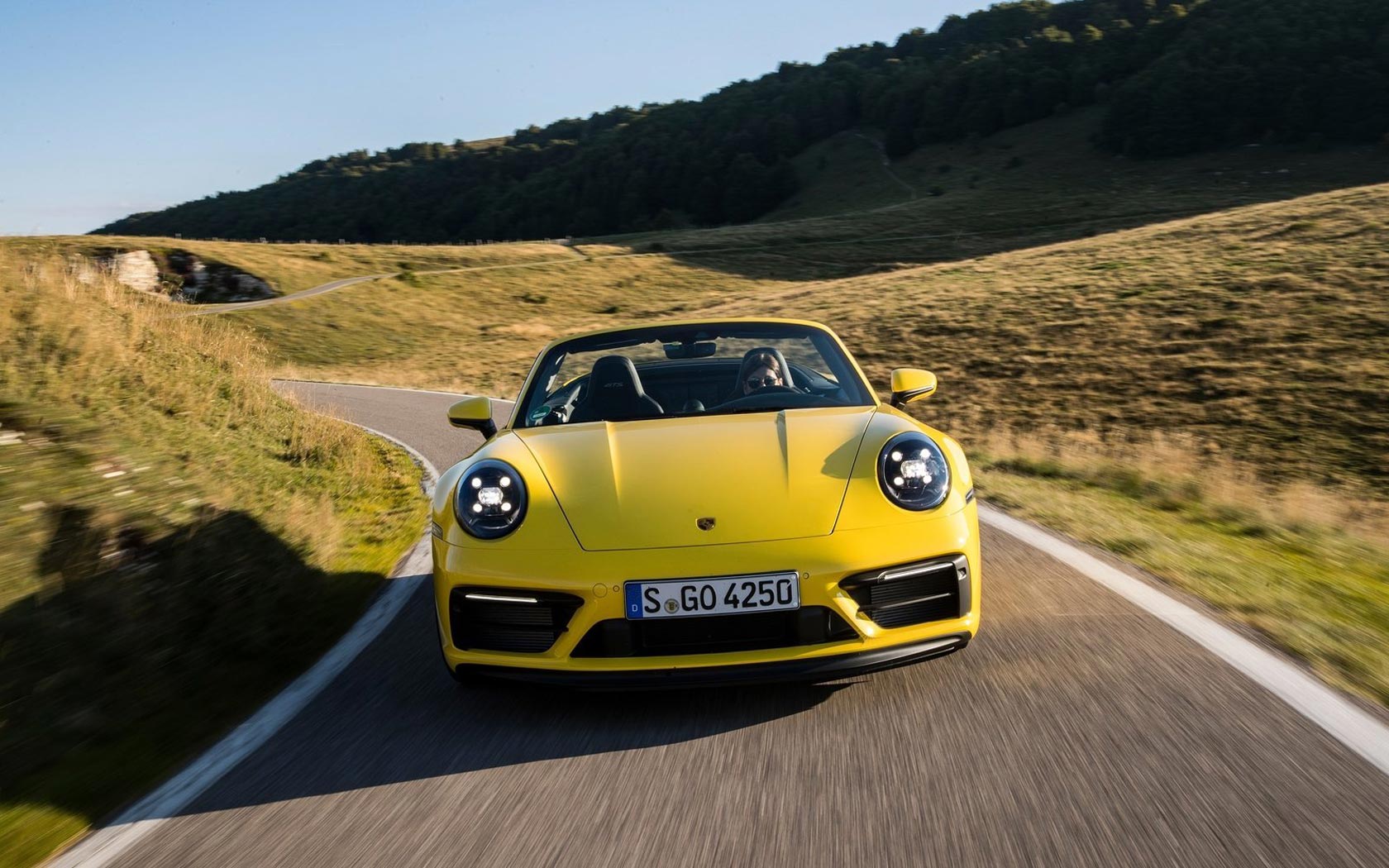  Porsche 911 GTS Cabrio 