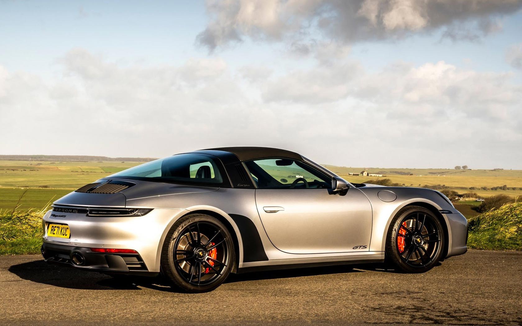  Porsche 911 GTS Targa 