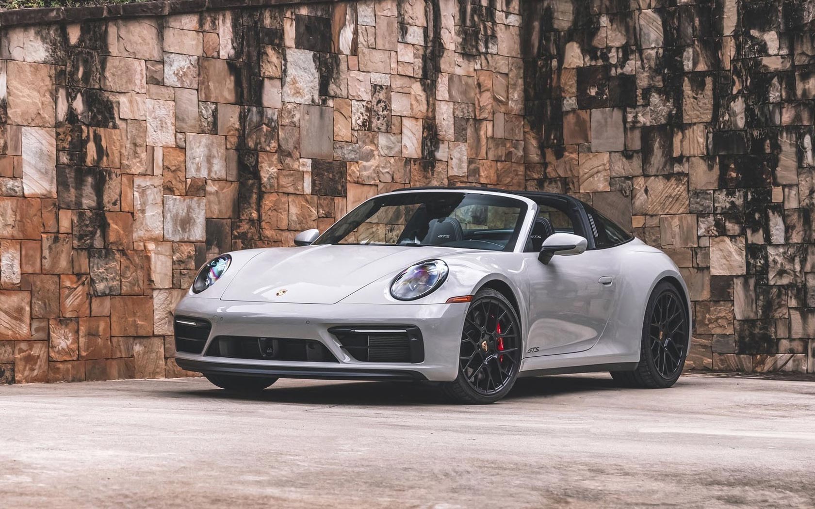  Porsche 911 GTS Targa 