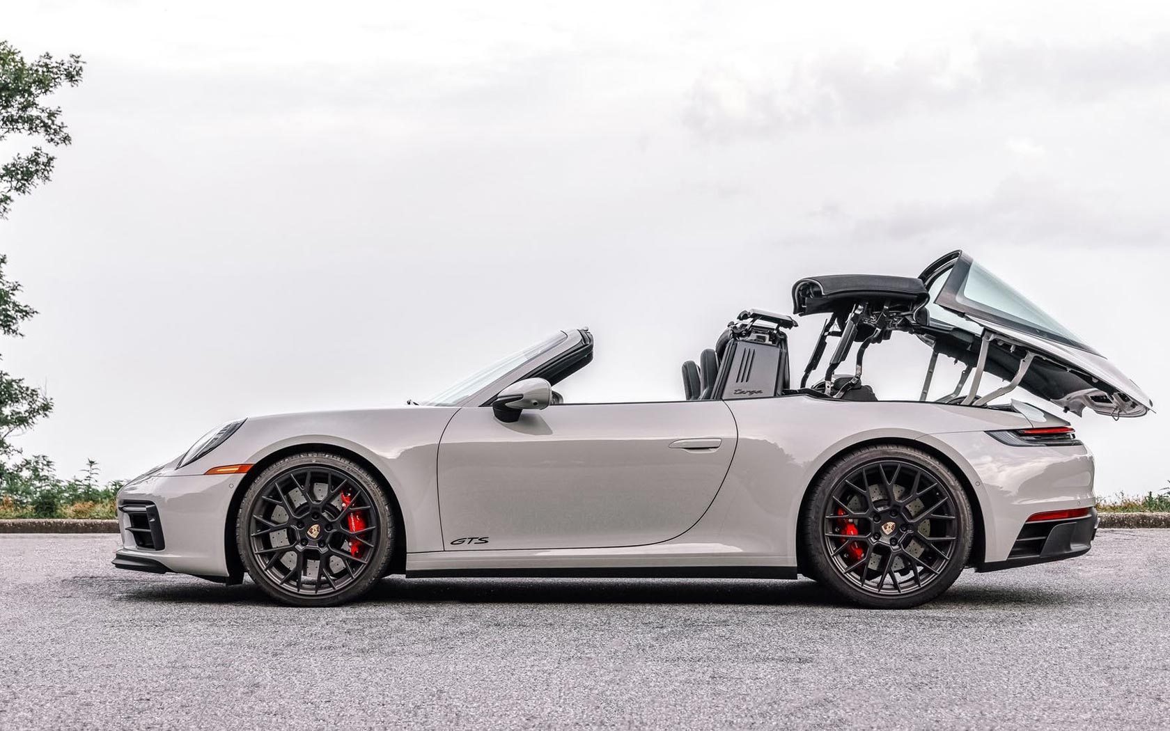  Porsche 911 GTS Targa 