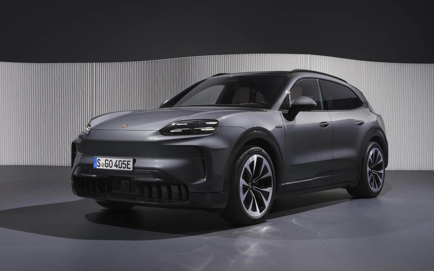 ���� Porsche Cayenne Electric 