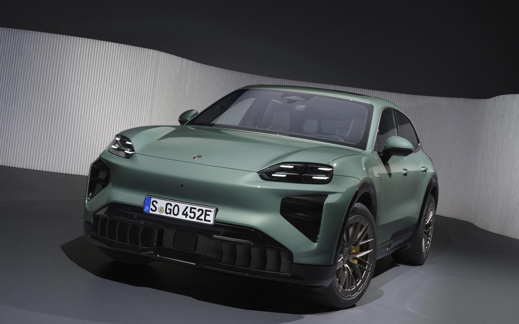 ���� Porsche Cayenne Electric 