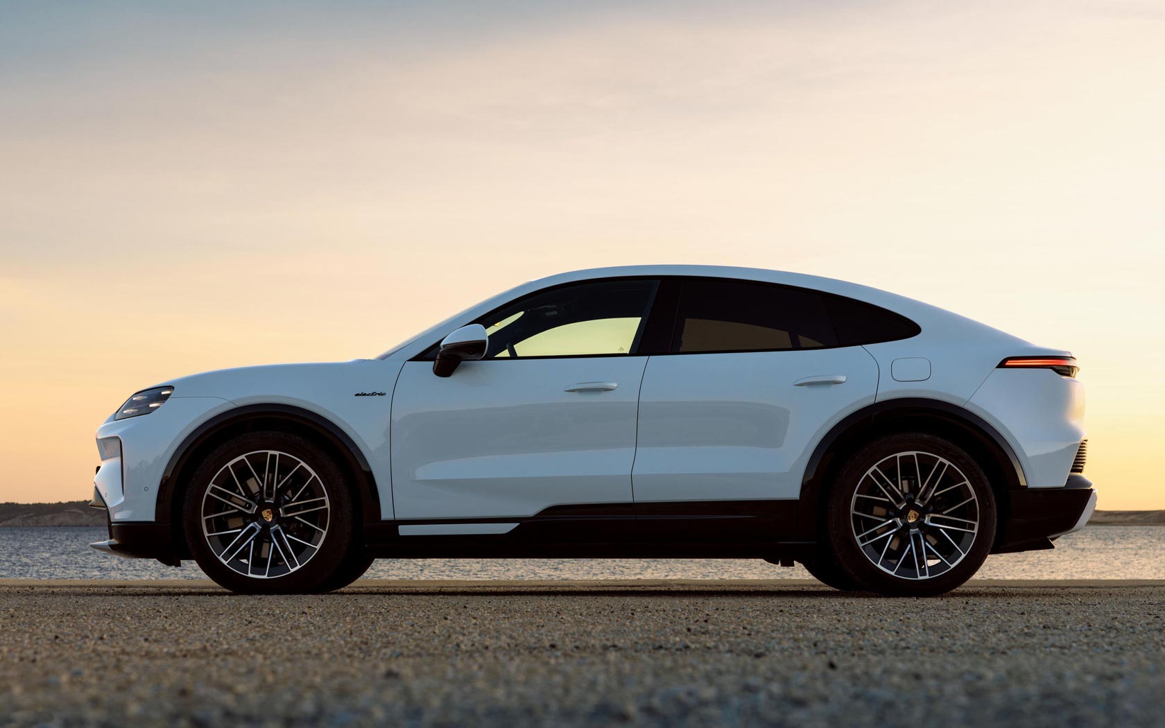 ���� Porsche Cayenne Coupe Electric 