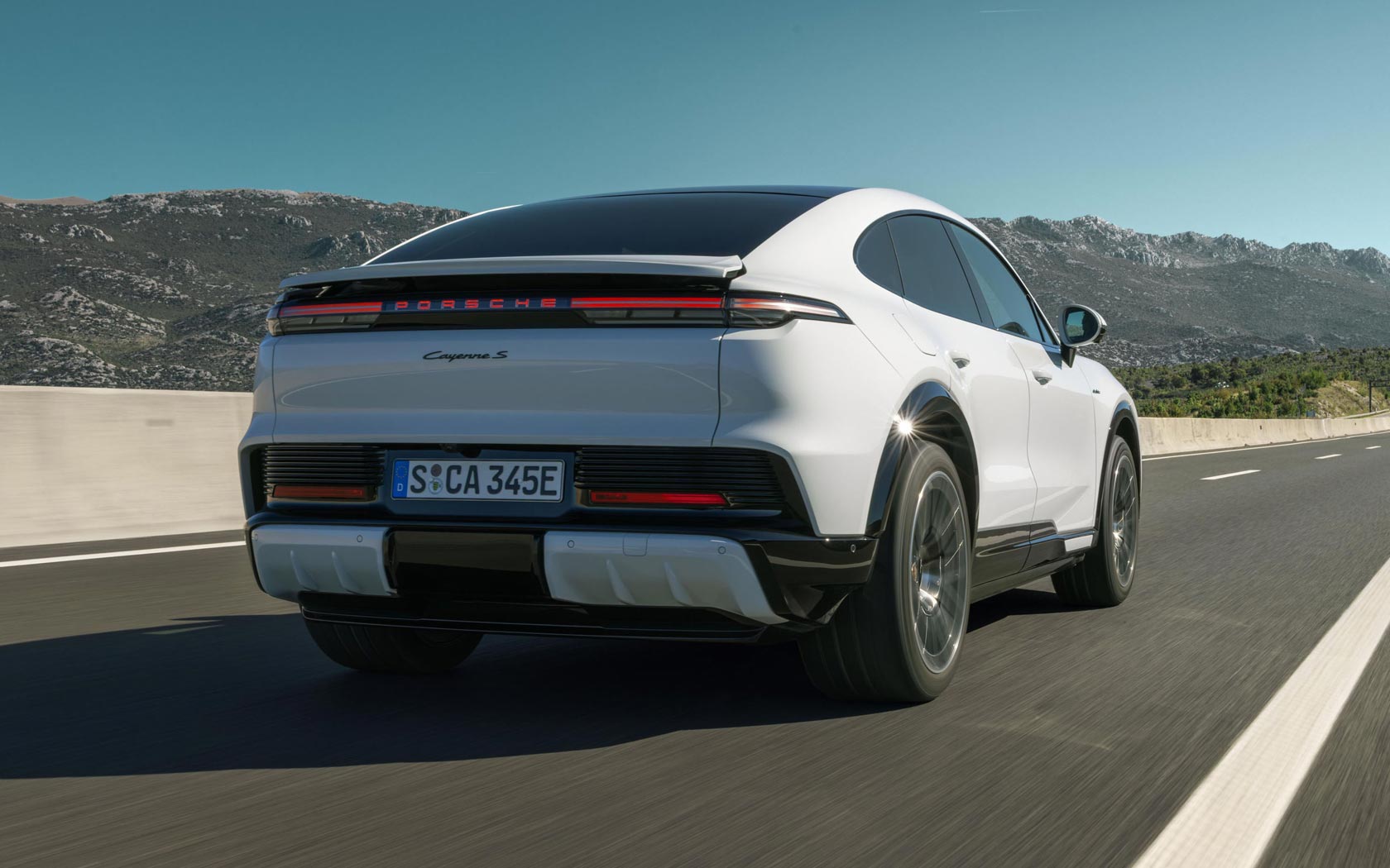 ���� Porsche Cayenne Coupe Electric 