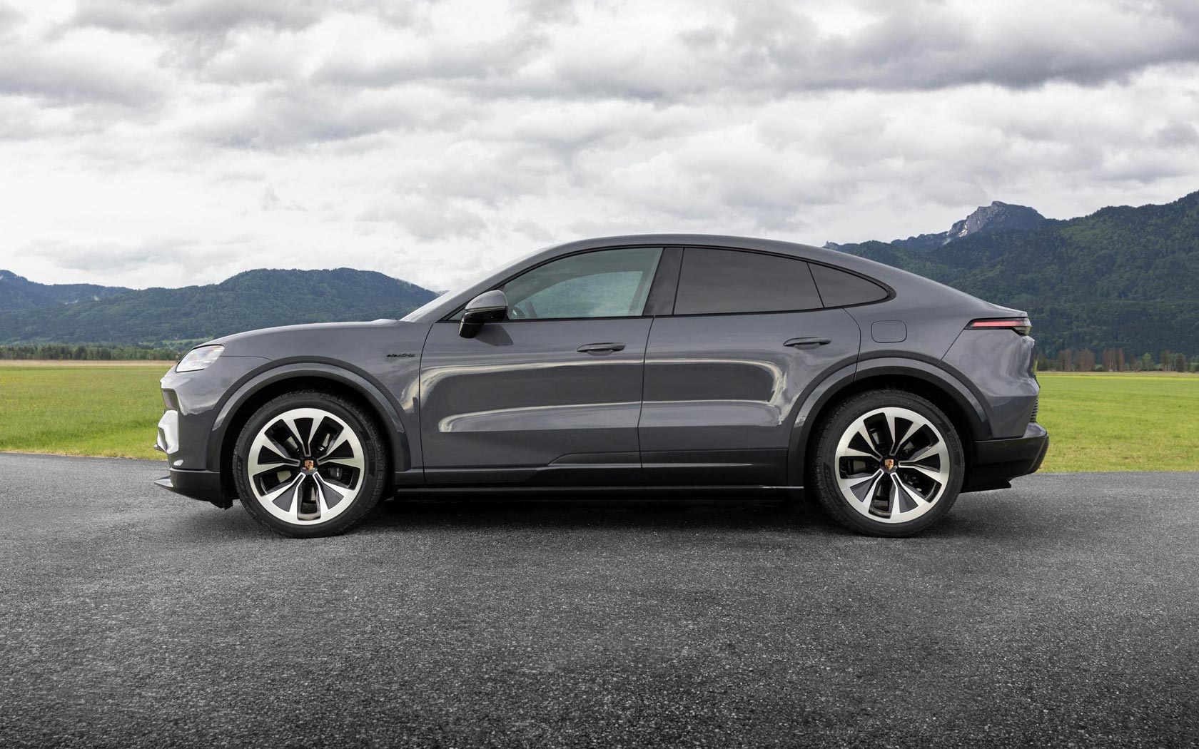 ���� Porsche Cayenne Coupe Electric 