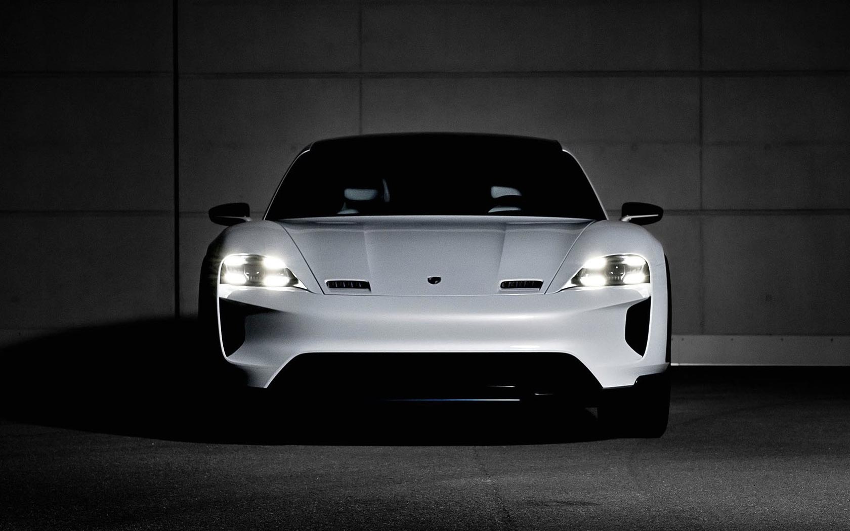  Porsche Mission E Cross Turismo Concept 