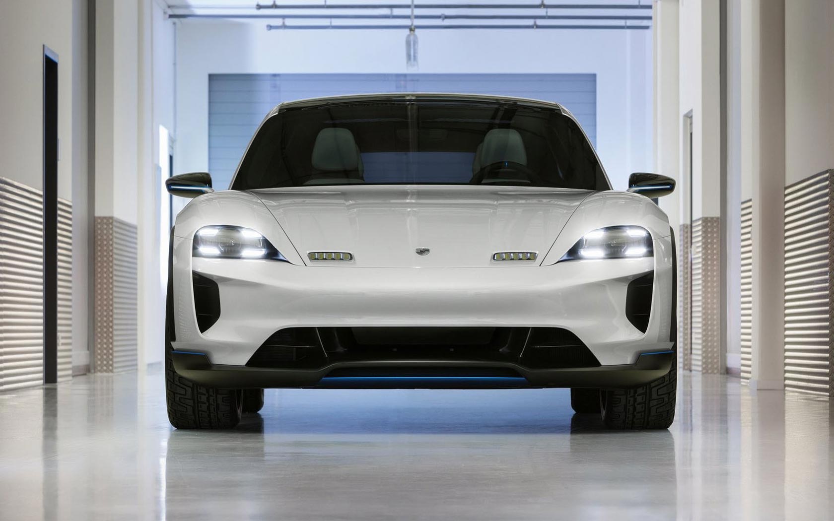  Porsche Mission E Cross Turismo Concept 