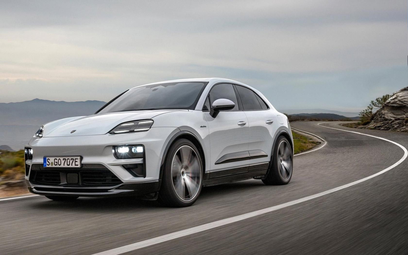  Porsche Macan 2024 