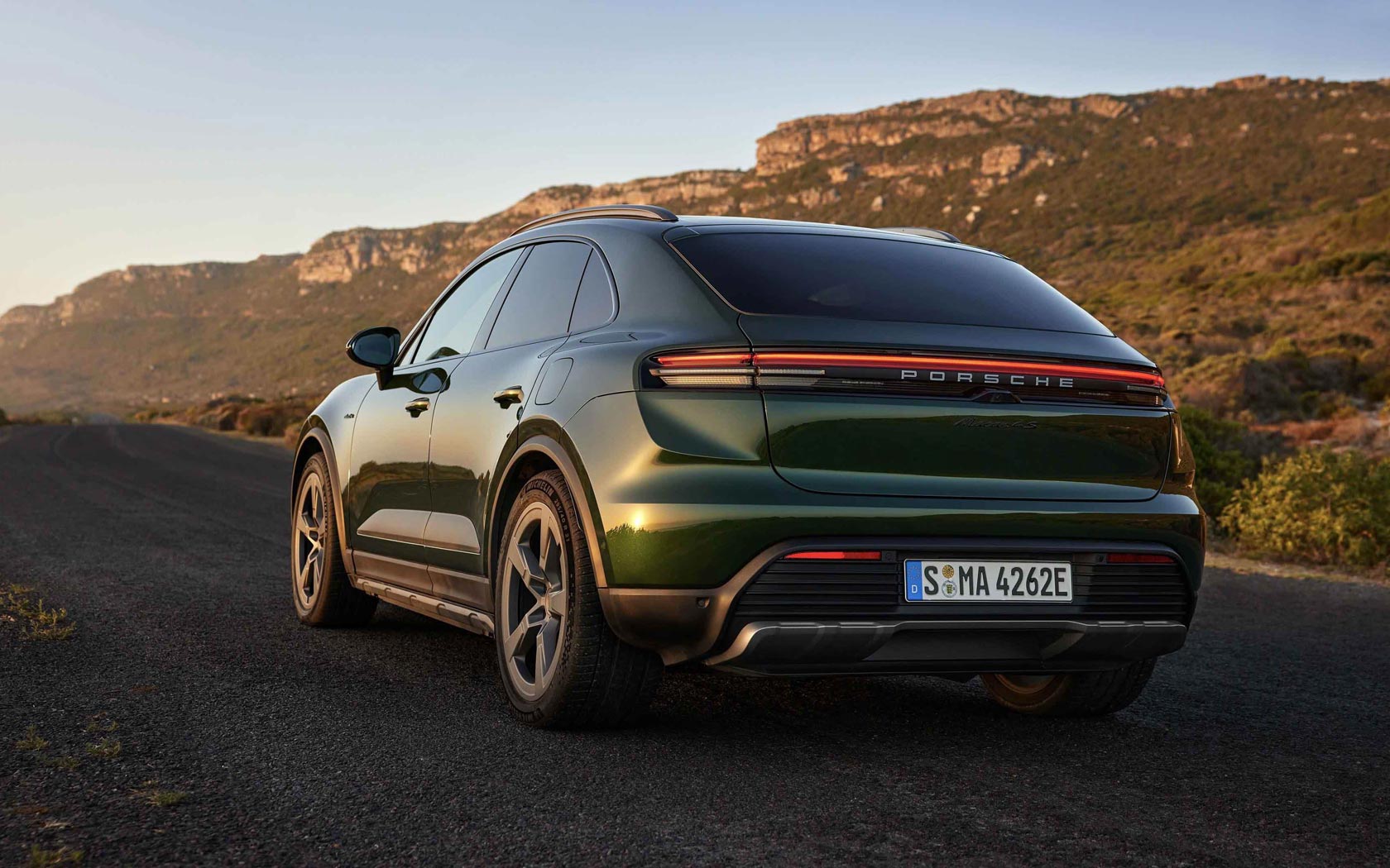  Porsche Macan 