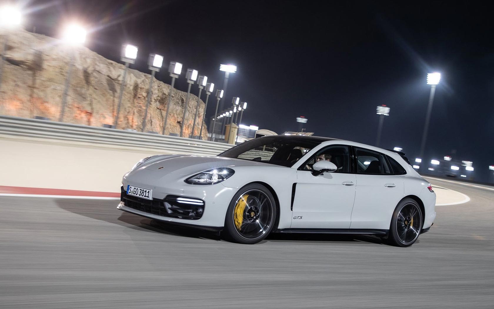  Porsche Panamera GTS Sport Turismo (2018-2020)