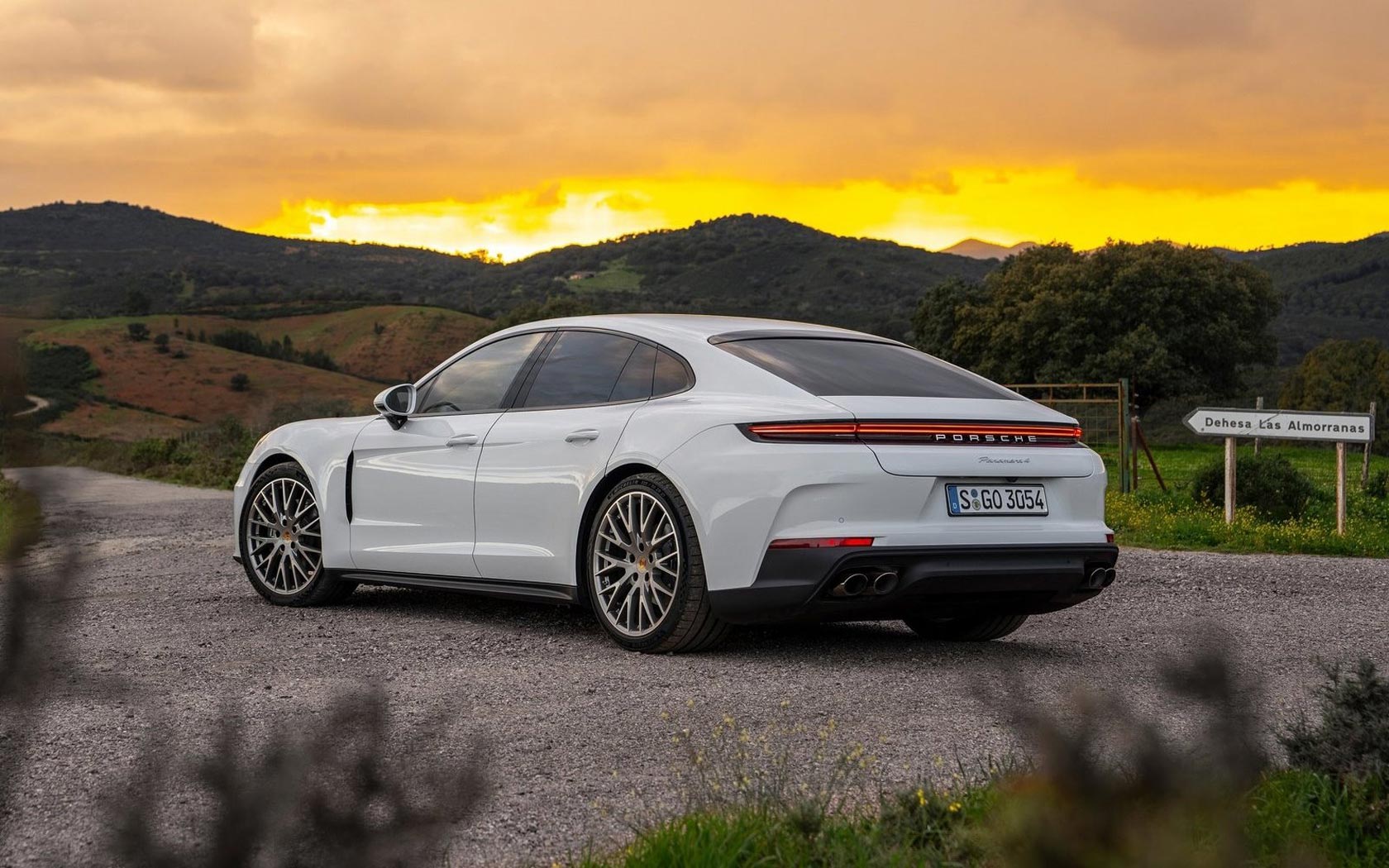  Porsche Panamera 