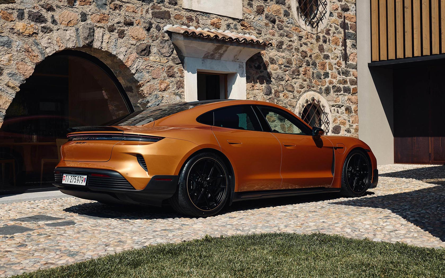 ���� Porsche Taycan Turbo GT 
