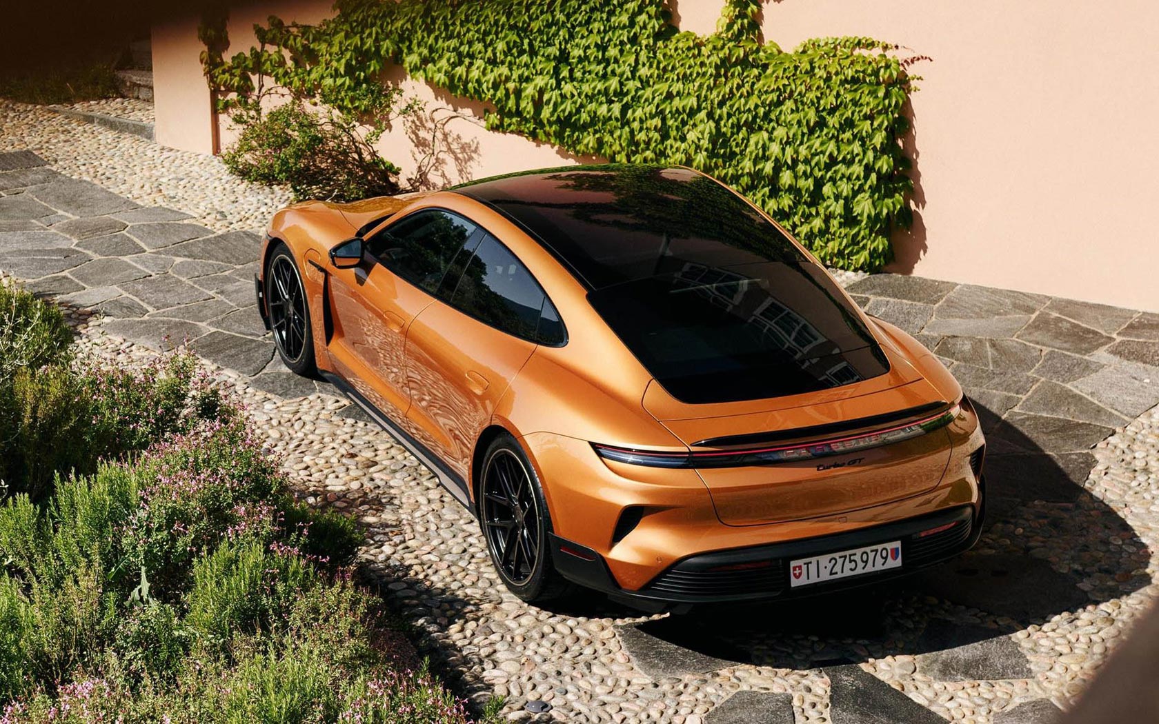 ���� Porsche Taycan Turbo GT 