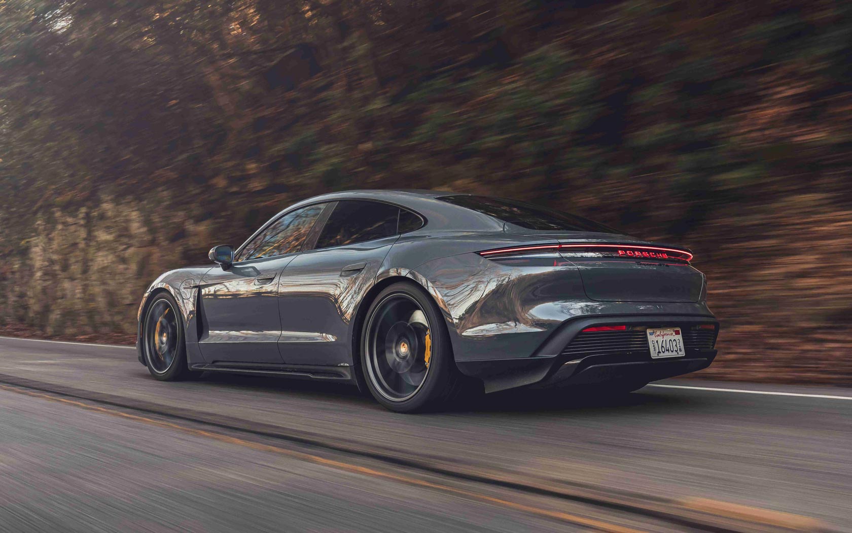  Porsche Taycan GTS 