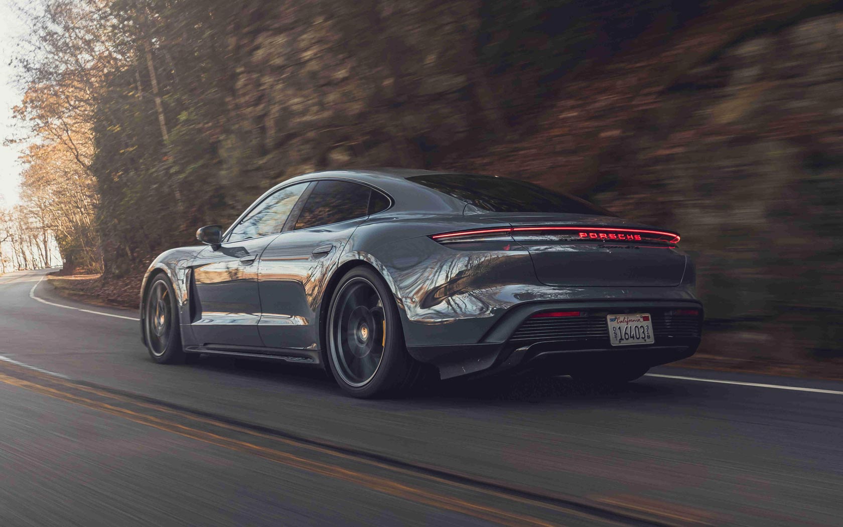  Porsche Taycan GTS 