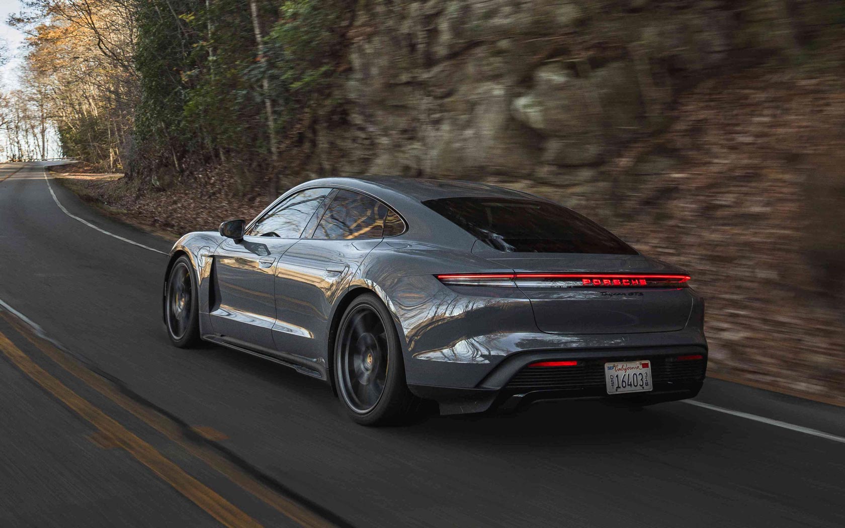  Porsche Taycan GTS 