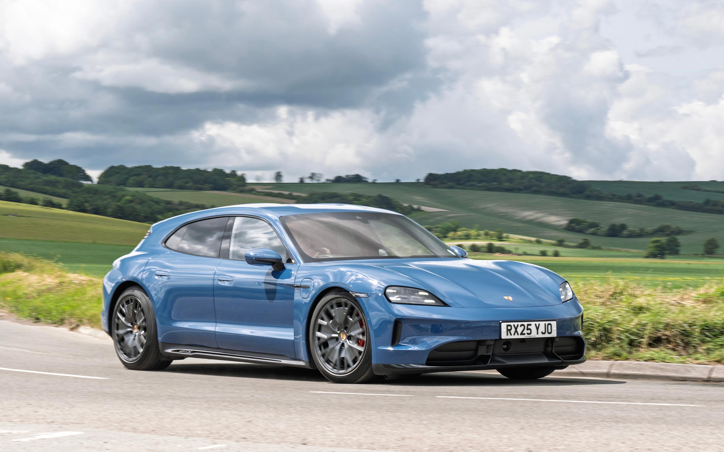  Porsche Taycan Sport Turismo GTS 