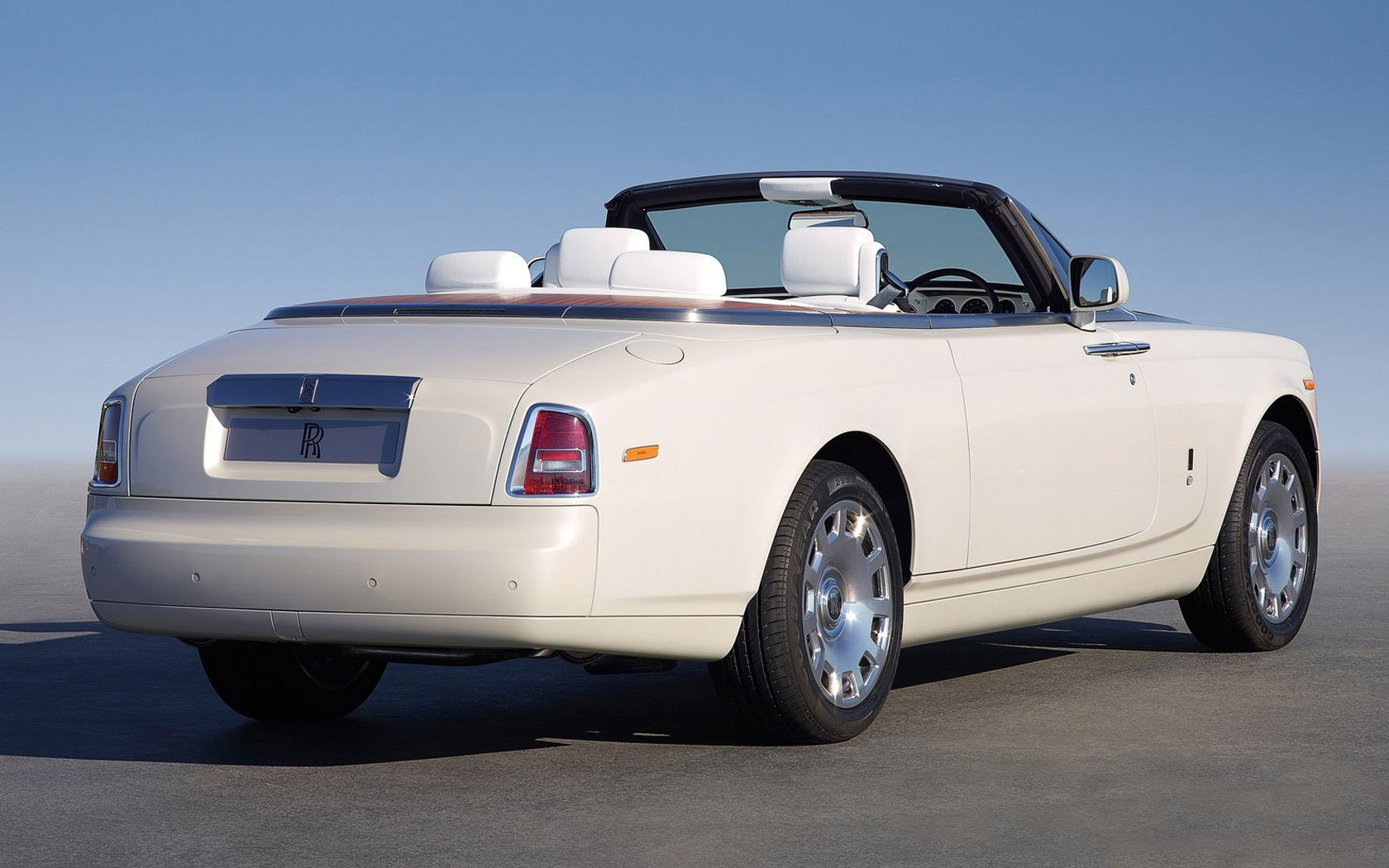  Rolls-Royce Phantom Drophead Coupe 