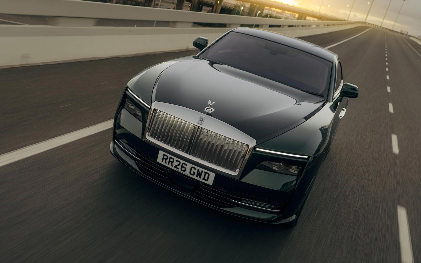 ���� Rolls-Royce Spectre 
