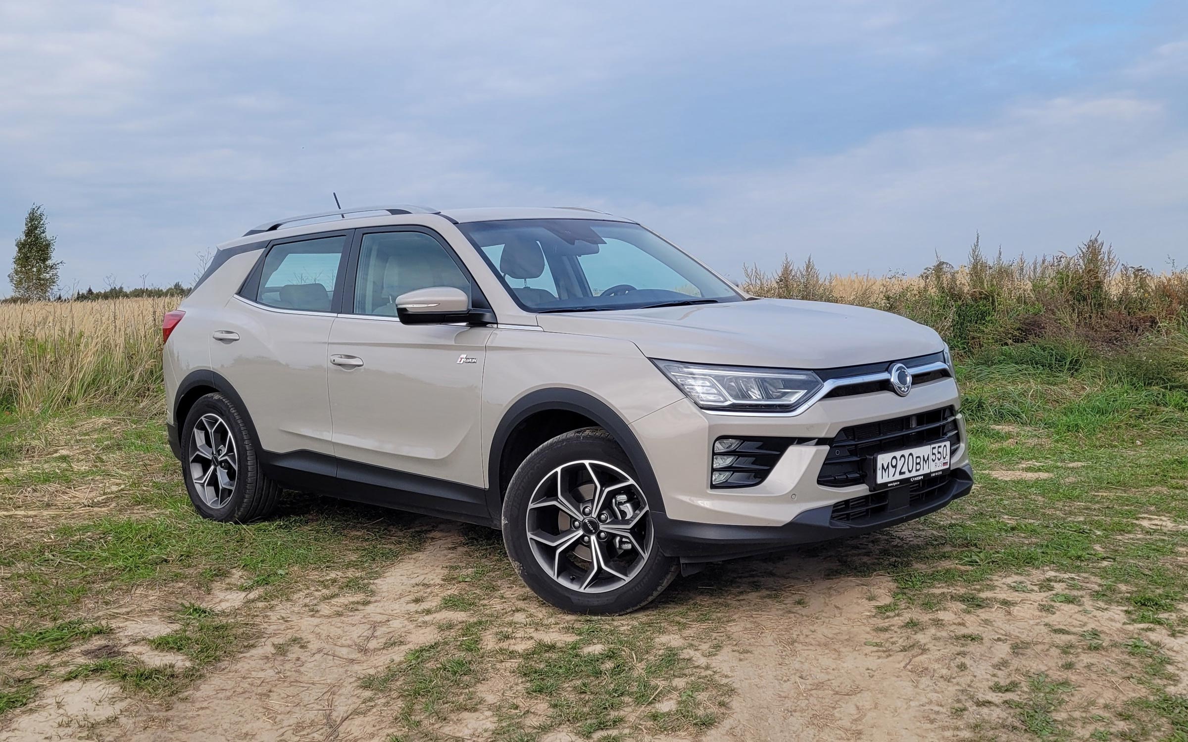 ���� KGM Korando 