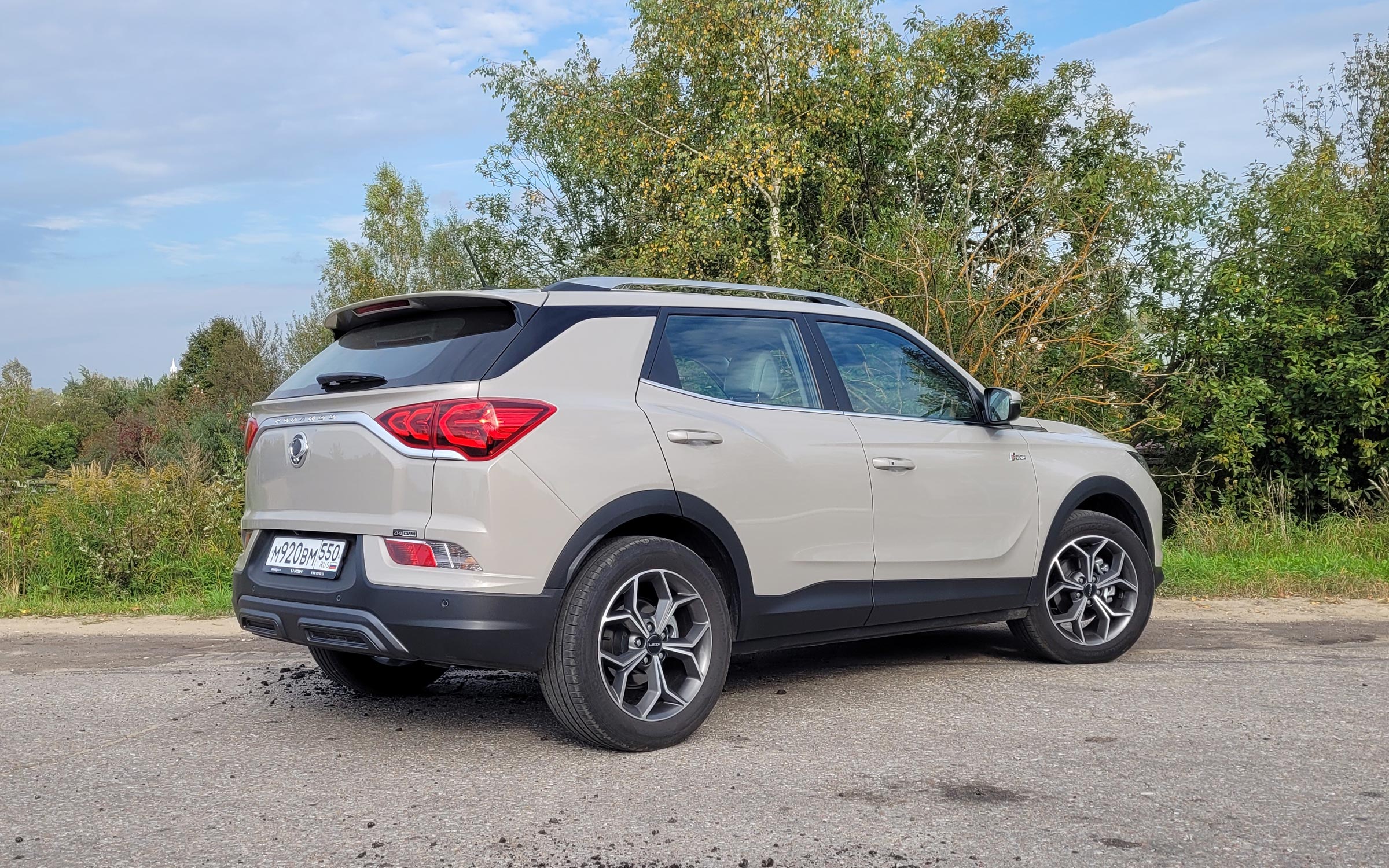 ���� KGM Korando 