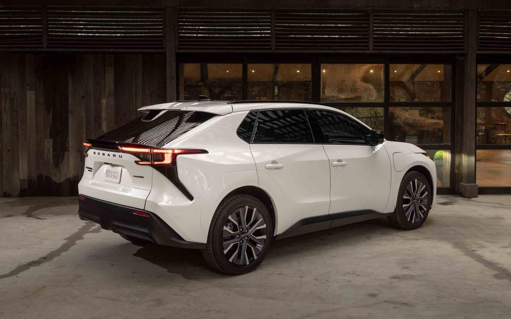 ���� Subaru Solterra 